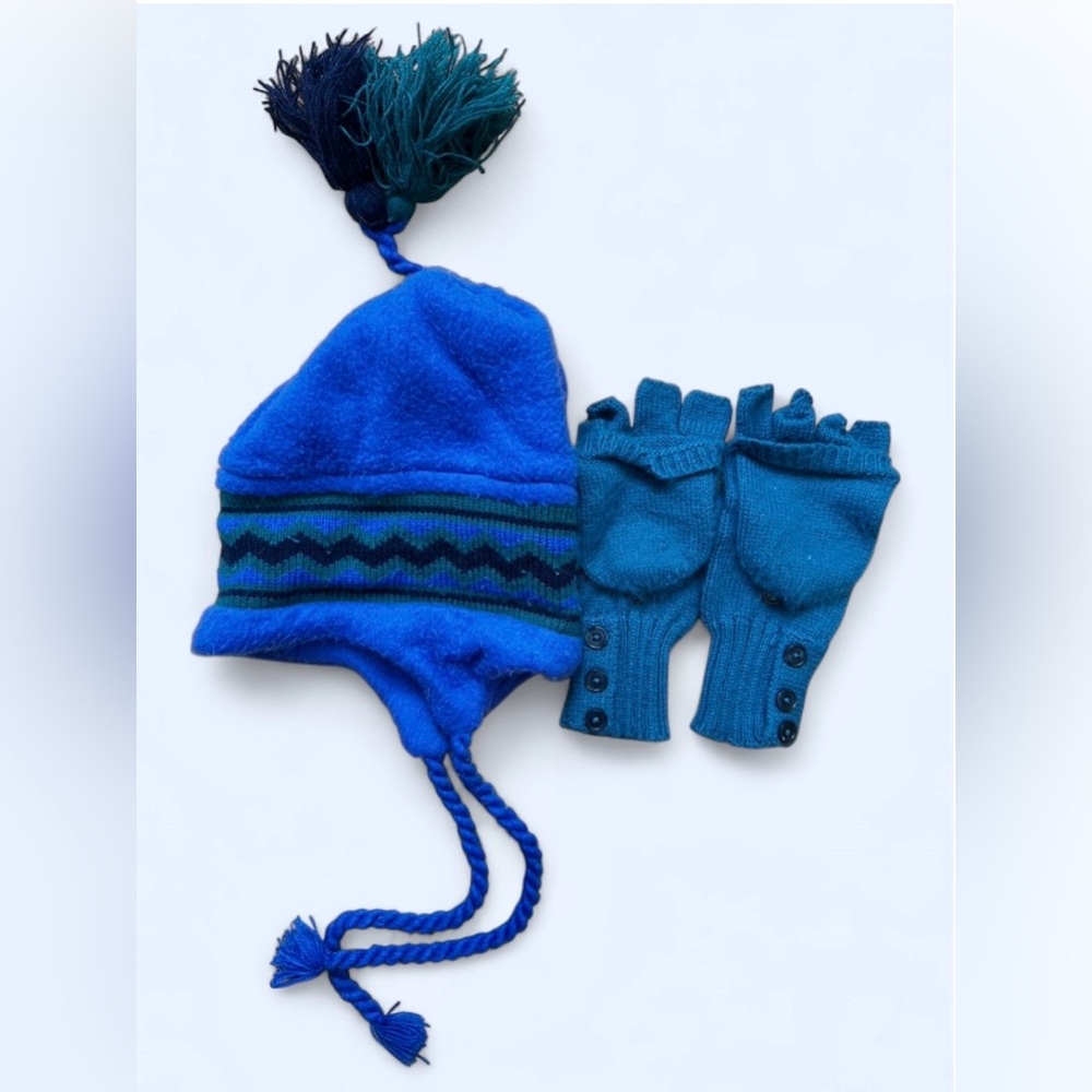 The Mews Women’s Winter Hat with Gloves